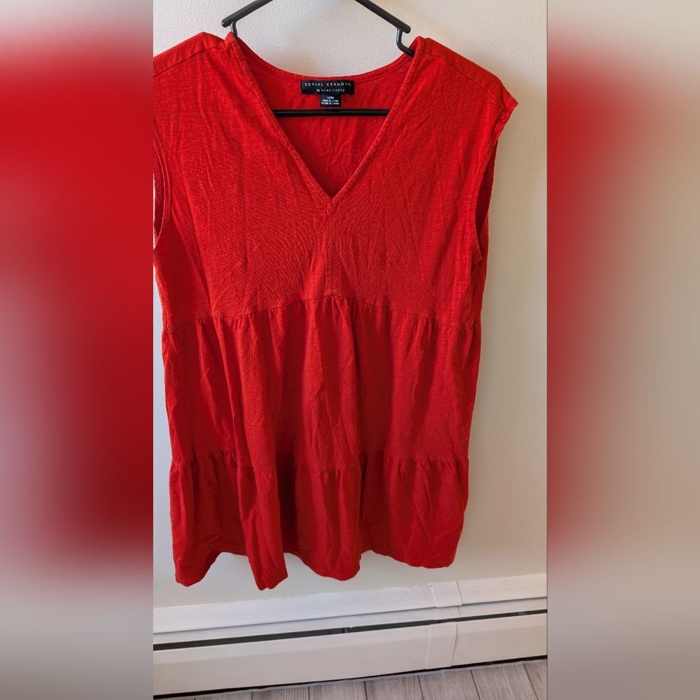 Social Standard By Sanctuary Red Sleeveless Basic Casual Dress. Size Medium